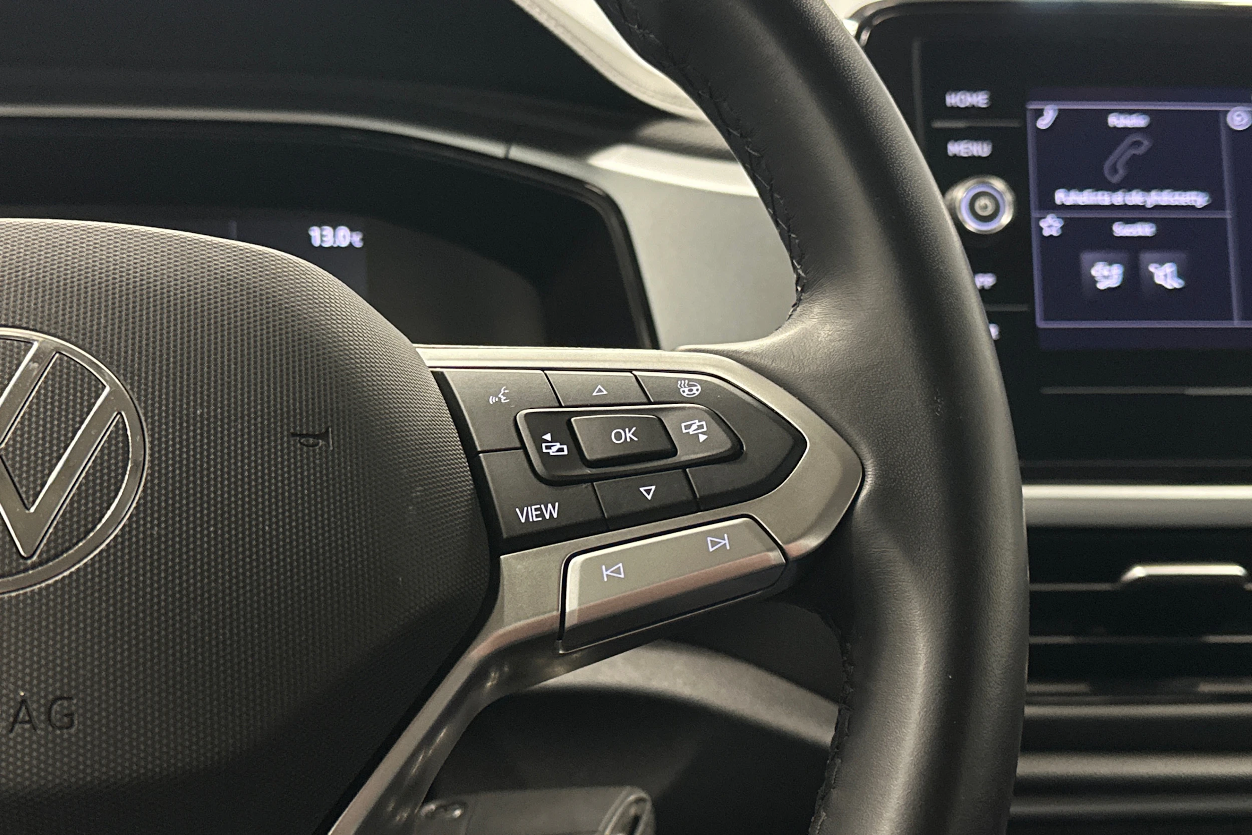 harmaa Volkswagen T-Roc 2024 kuva 15.