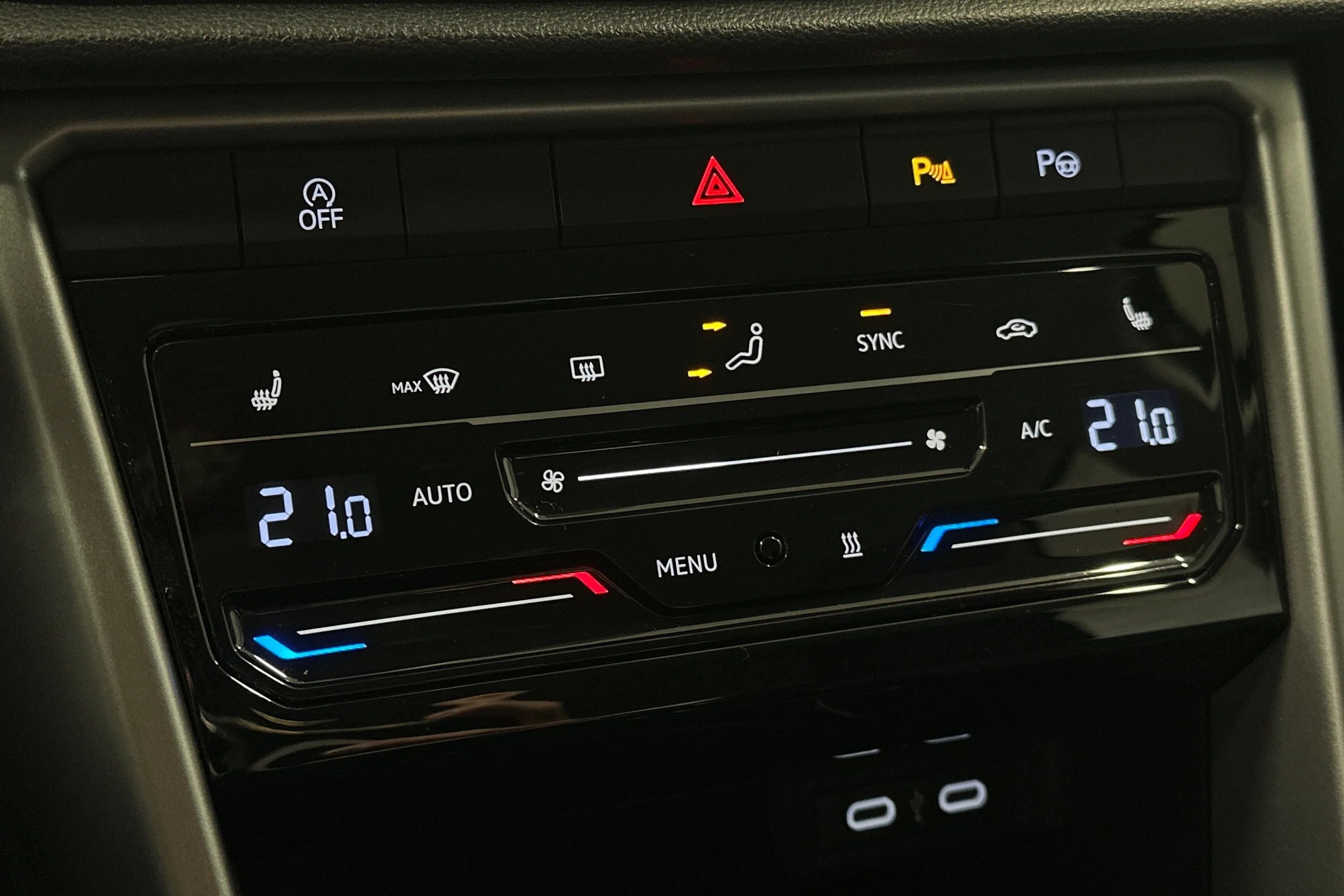 harmaa Volkswagen T-Roc 2024 kuva 20.