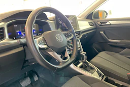 harmaa Volkswagen T-Roc 2024 kuva 11.