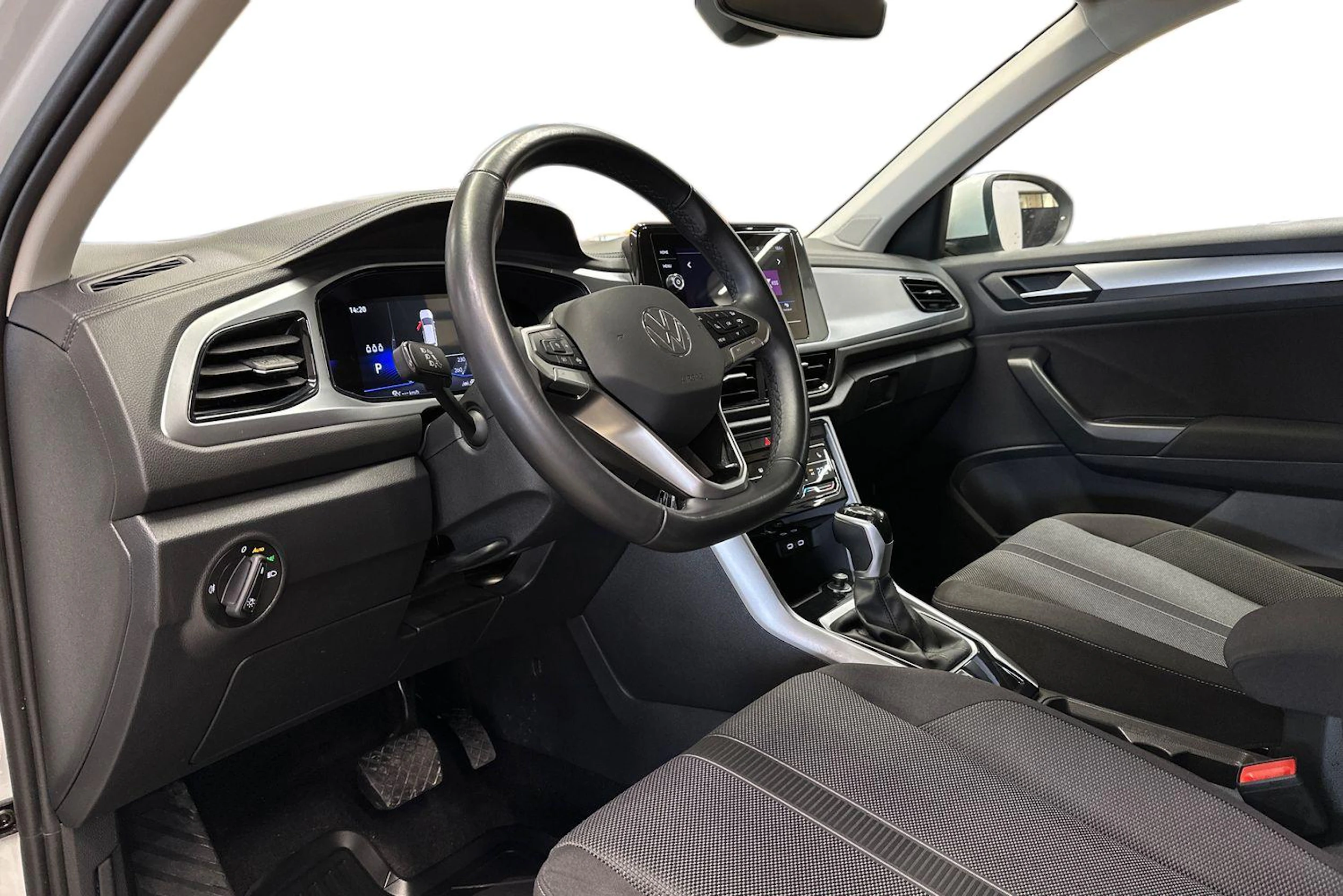 valkoinen Volkswagen T-Roc 2024 kuva 8.