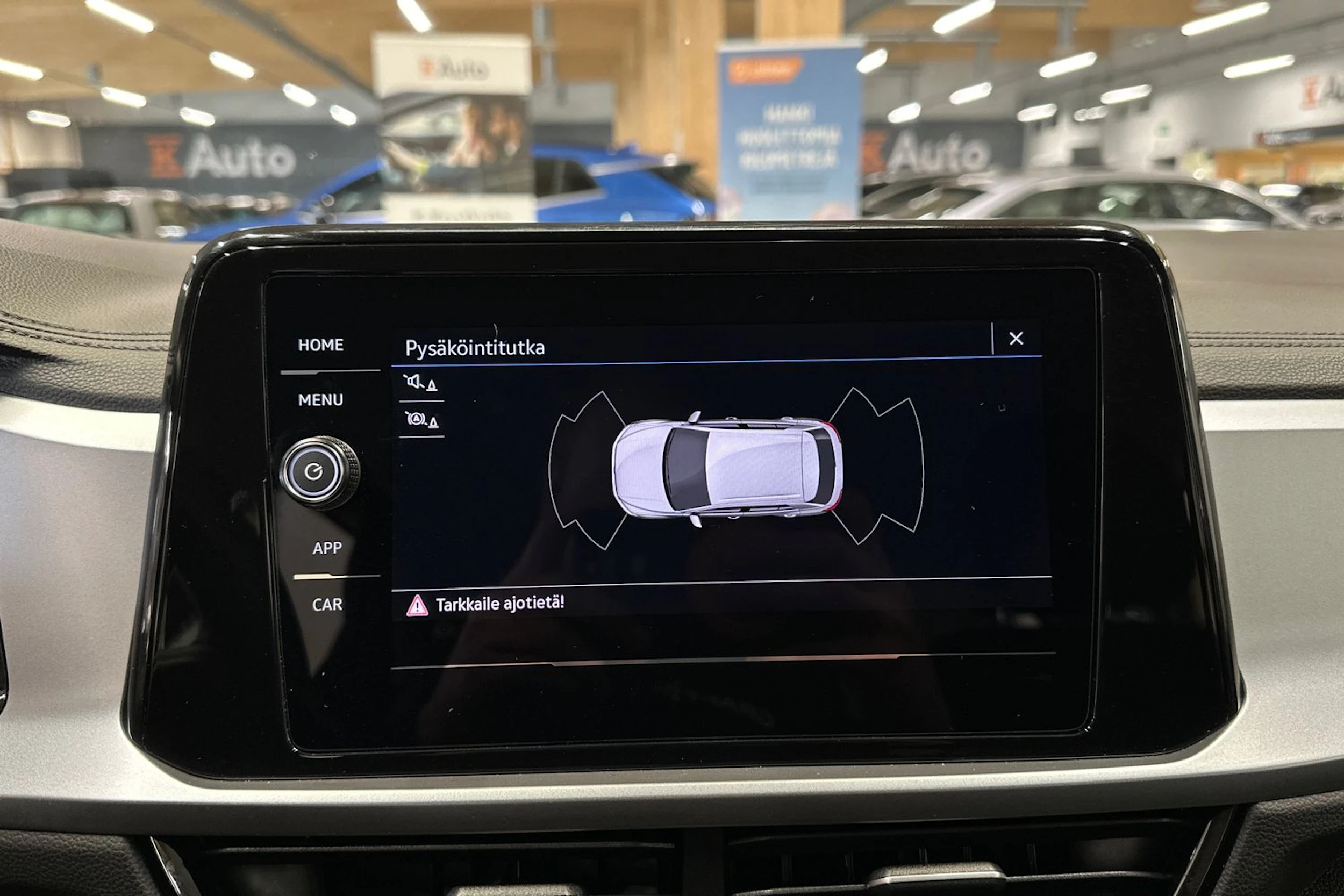 valkoinen Volkswagen T-Roc 2024 kuva 16.