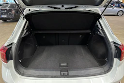 valkoinen Volkswagen T-Roc 2024 kuva 28.