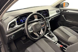 harmaa Volkswagen T-Roc 2024 kuva 8.