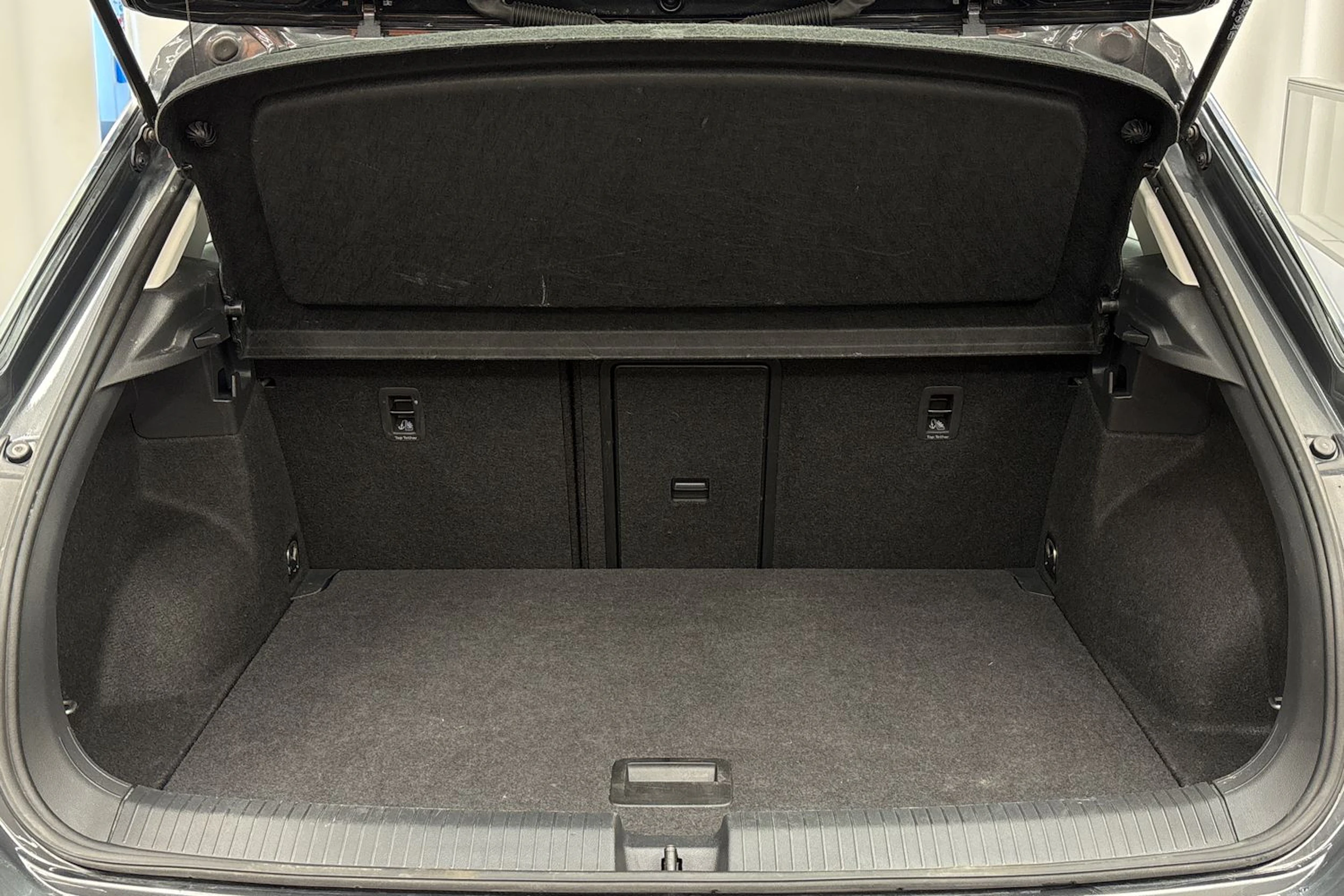 harmaa Volkswagen T-Roc 2024 kuva 25.