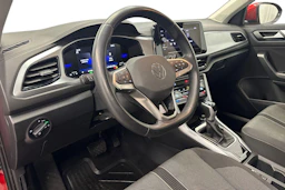 punainen Volkswagen T-Roc 2024 kuva 8.