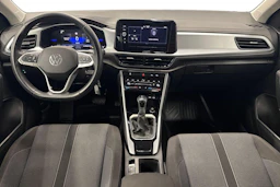 punainen Volkswagen T-Roc 2024 kuva 9.