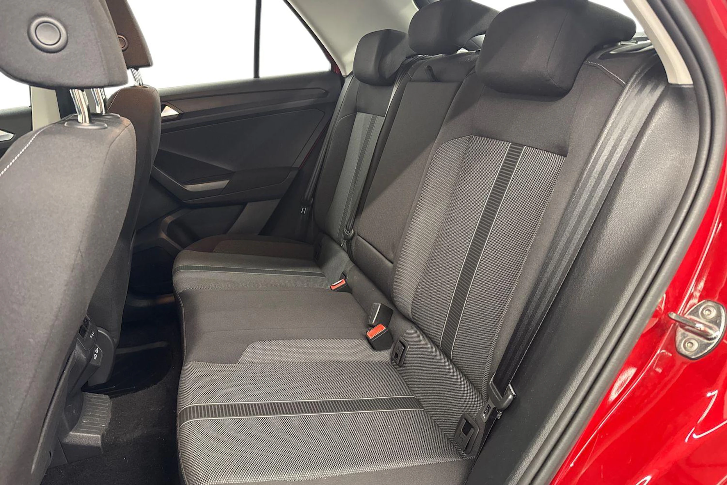 punainen Volkswagen T-Roc 2024 kuva 11.