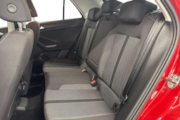 punainen Volkswagen T-Roc 2024 kuva 11.