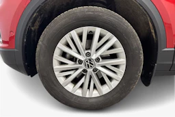 punainen Volkswagen T-Roc 2024 kuva 12.