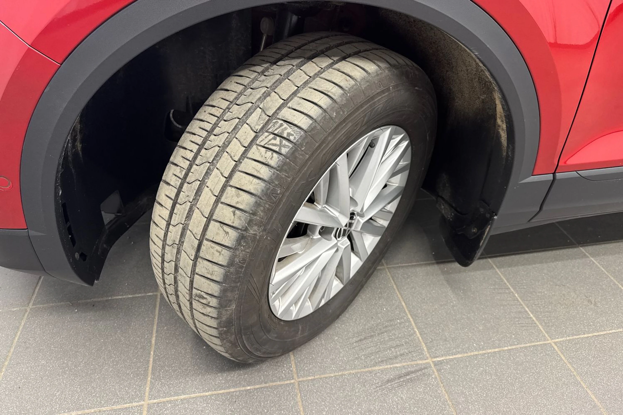 punainen Volkswagen T-Roc 2024 kuva 13.