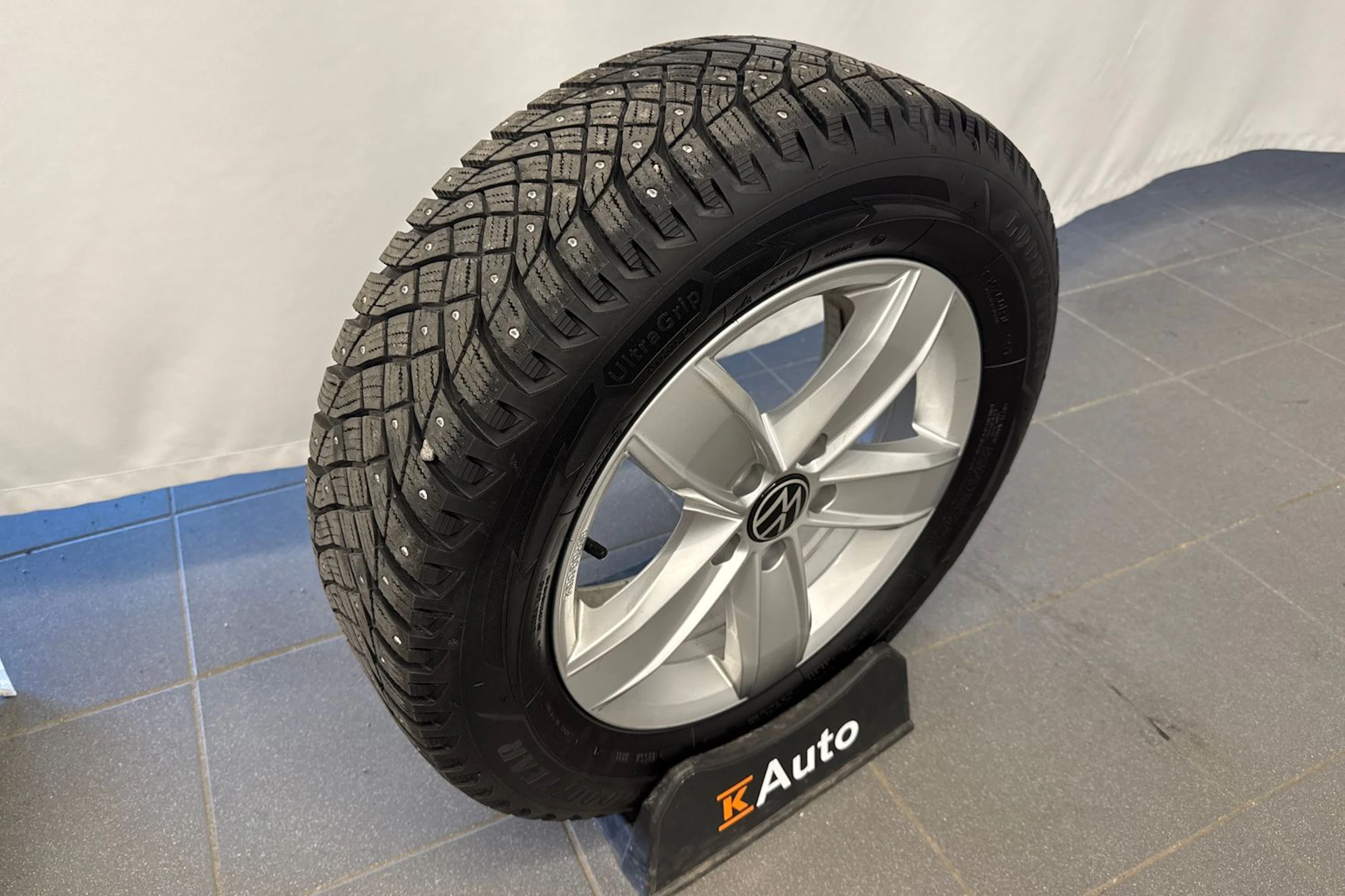 punainen Volkswagen T-Roc 2024 kuva 17.