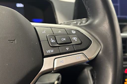 punainen Volkswagen T-Roc 2024 kuva 20.