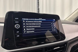 punainen Volkswagen T-Roc 2024 kuva 21.