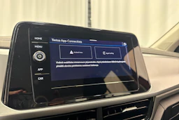 punainen Volkswagen T-Roc 2024 kuva 22.