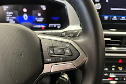 harmaa Volkswagen T-Roc 2024 kuva 24.
