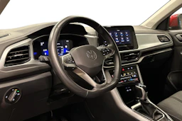 punainen Volkswagen T-Roc 2024 kuva 3.