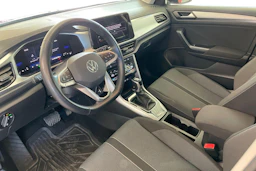 punainen Volkswagen T-Roc 2024 kuva 6.