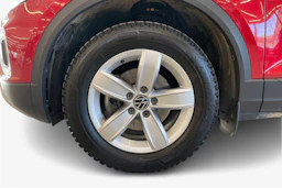 punainen Volkswagen T-Roc 2024 kuva 9.