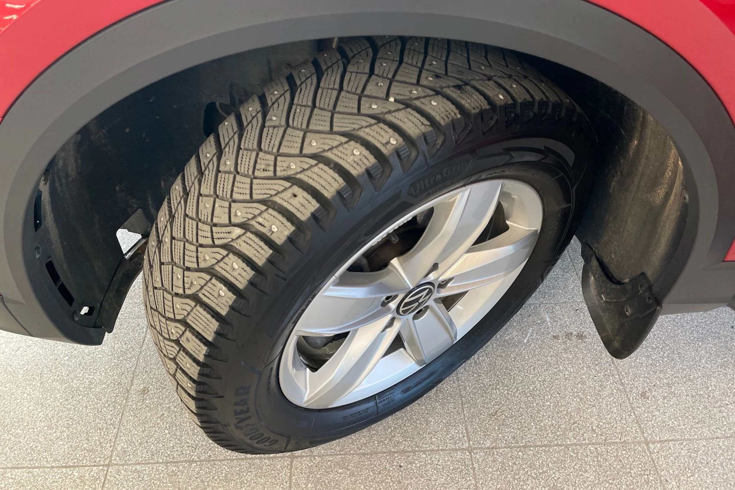 punainen Volkswagen T-Roc 2024 kuva 10.