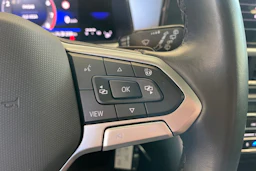 punainen Volkswagen T-Roc 2024 kuva 12.