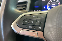 punainen Volkswagen T-Roc 2024 kuva 13.