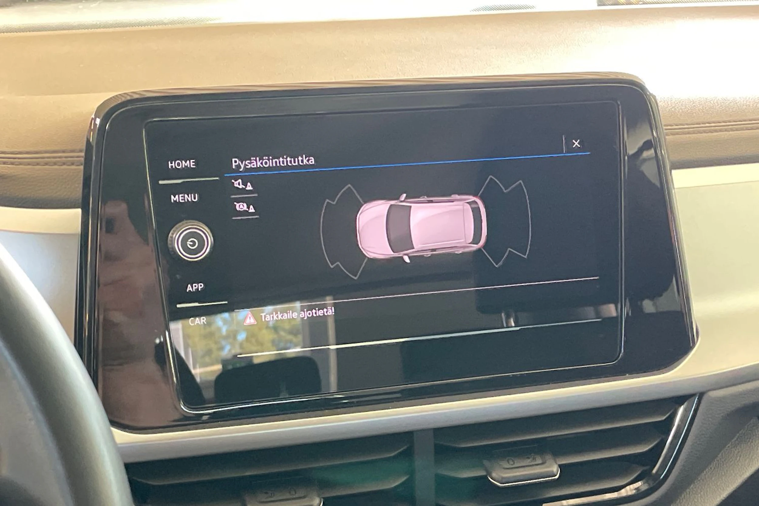 punainen Volkswagen T-Roc 2024 kuva 14.