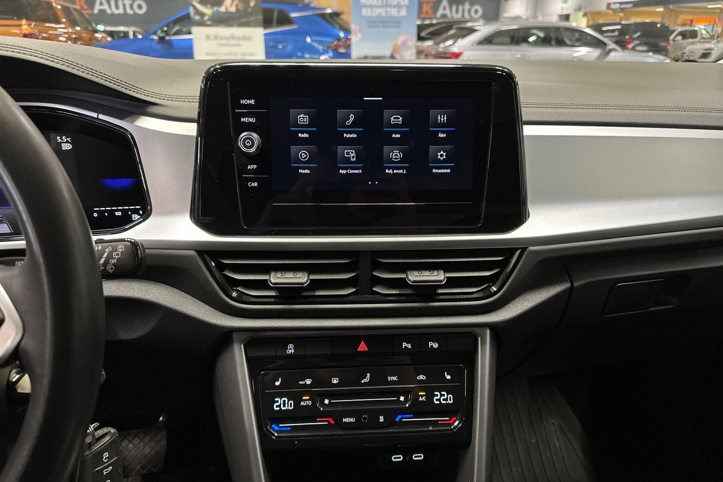 harmaa Volkswagen T-Roc 2024 kuva 20.