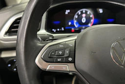 harmaa Volkswagen T-Roc 2024 kuva 23.