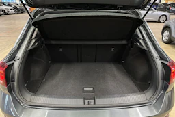 harmaa Volkswagen T-Roc 2024 kuva 28.