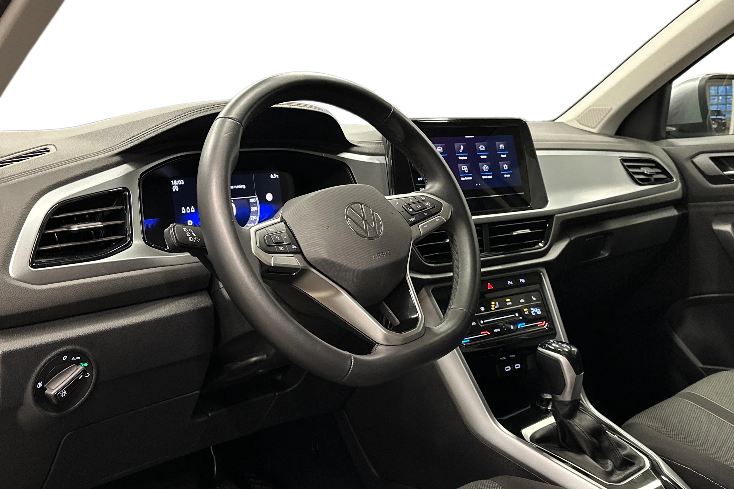 harmaa Volkswagen T-Roc 2024 kuva 3.