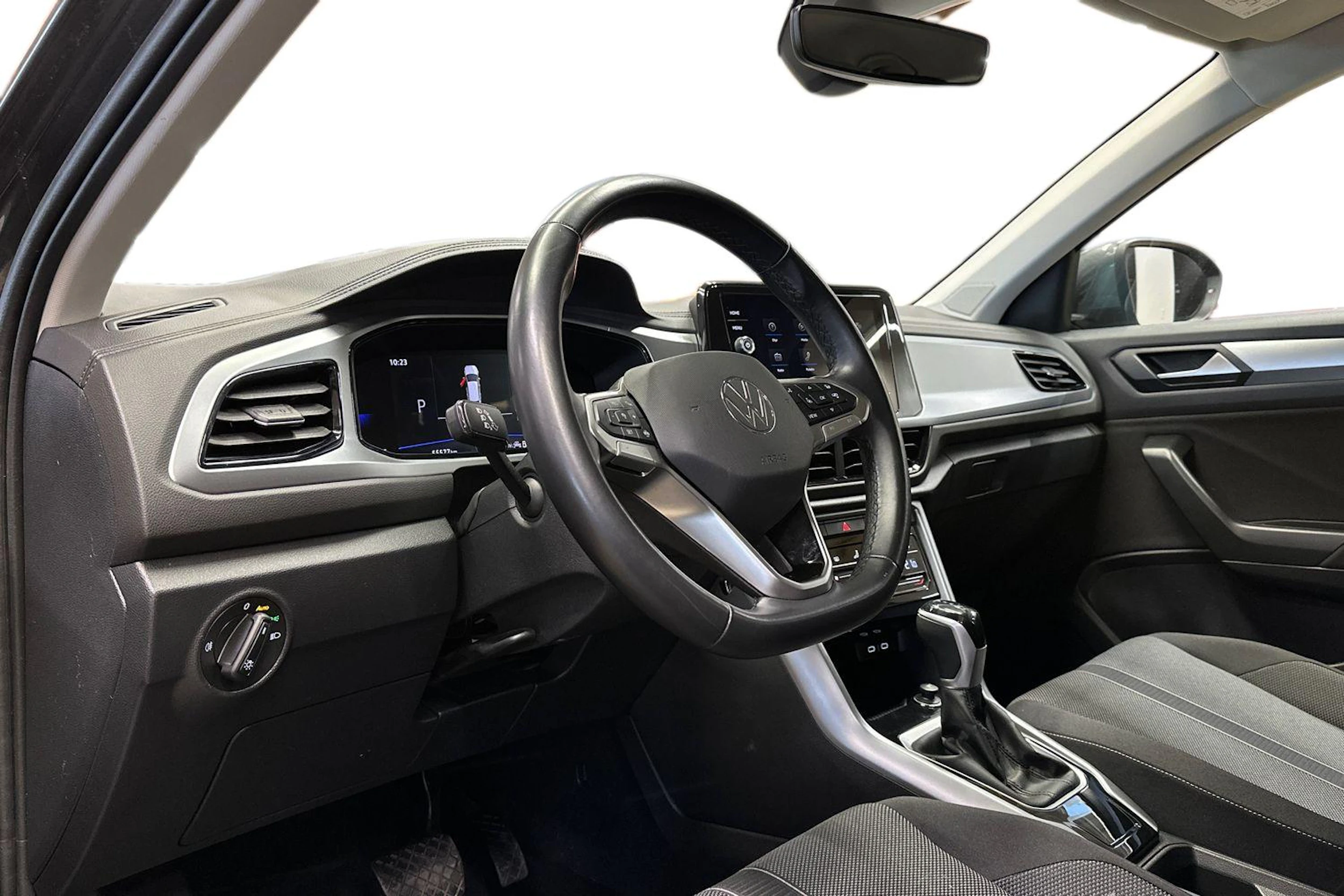 harmaa Volkswagen T-Roc 2024 kuva 6.