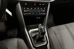 harmaa Volkswagen T-Roc 2024 kuva 17.