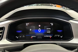 harmaa Volkswagen T-Roc 2024 kuva 18.