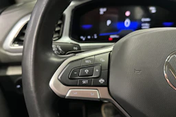 harmaa Volkswagen T-Roc 2024 kuva 19.