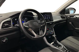 sininen Volkswagen T-Roc 2024 kuva 3.