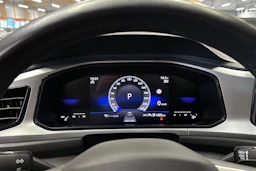 sininen Volkswagen T-Roc 2024 kuva 17.