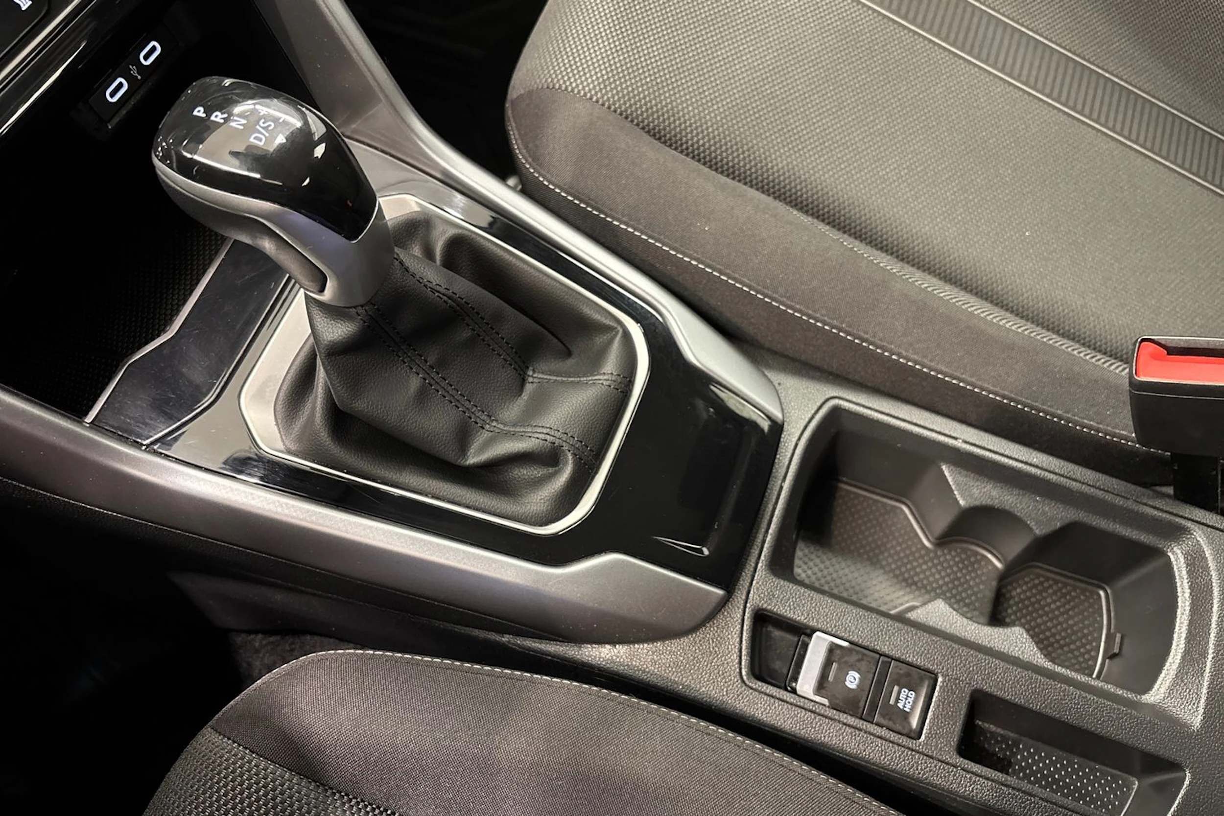 sininen Volkswagen T-Roc 2024 kuva 24.