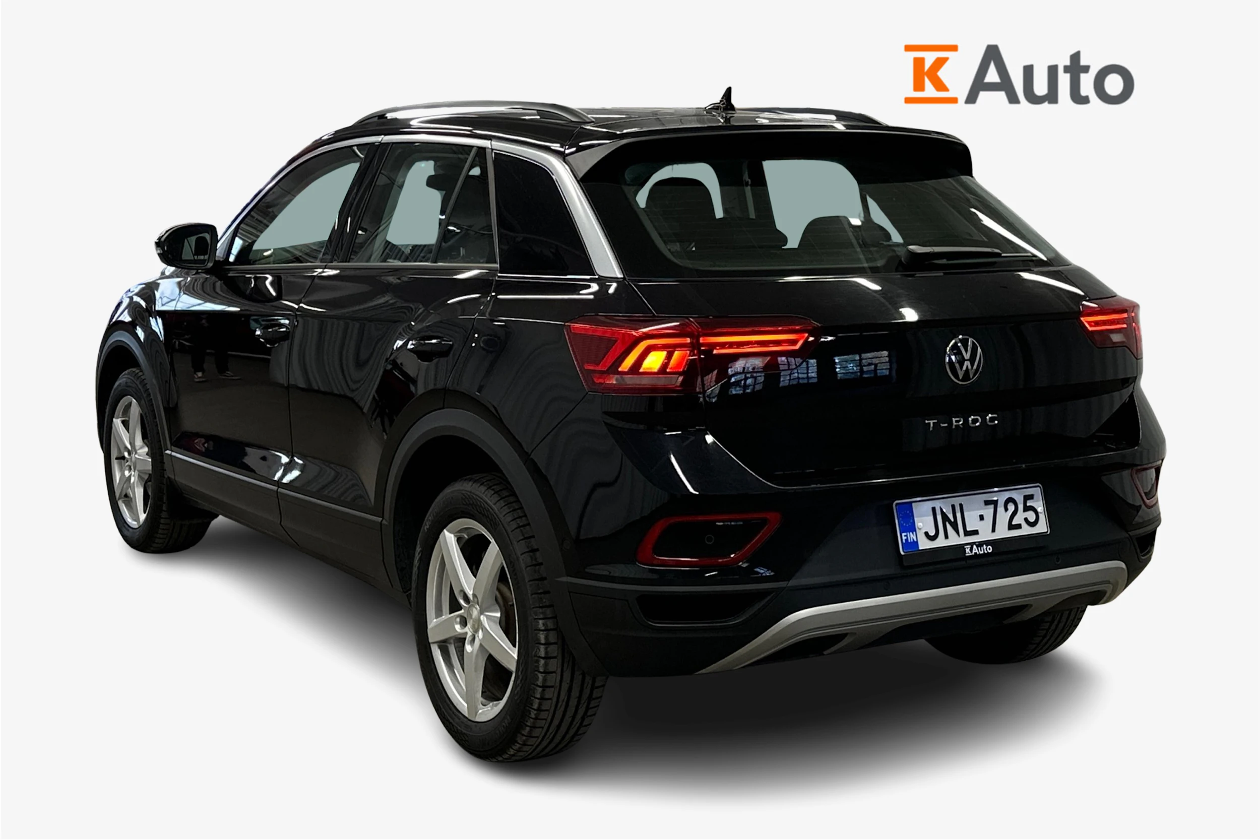 musta Volkswagen T-Roc 2024 kuva 2.