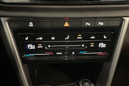harmaa Volkswagen T-Roc 2024 kuva 18.