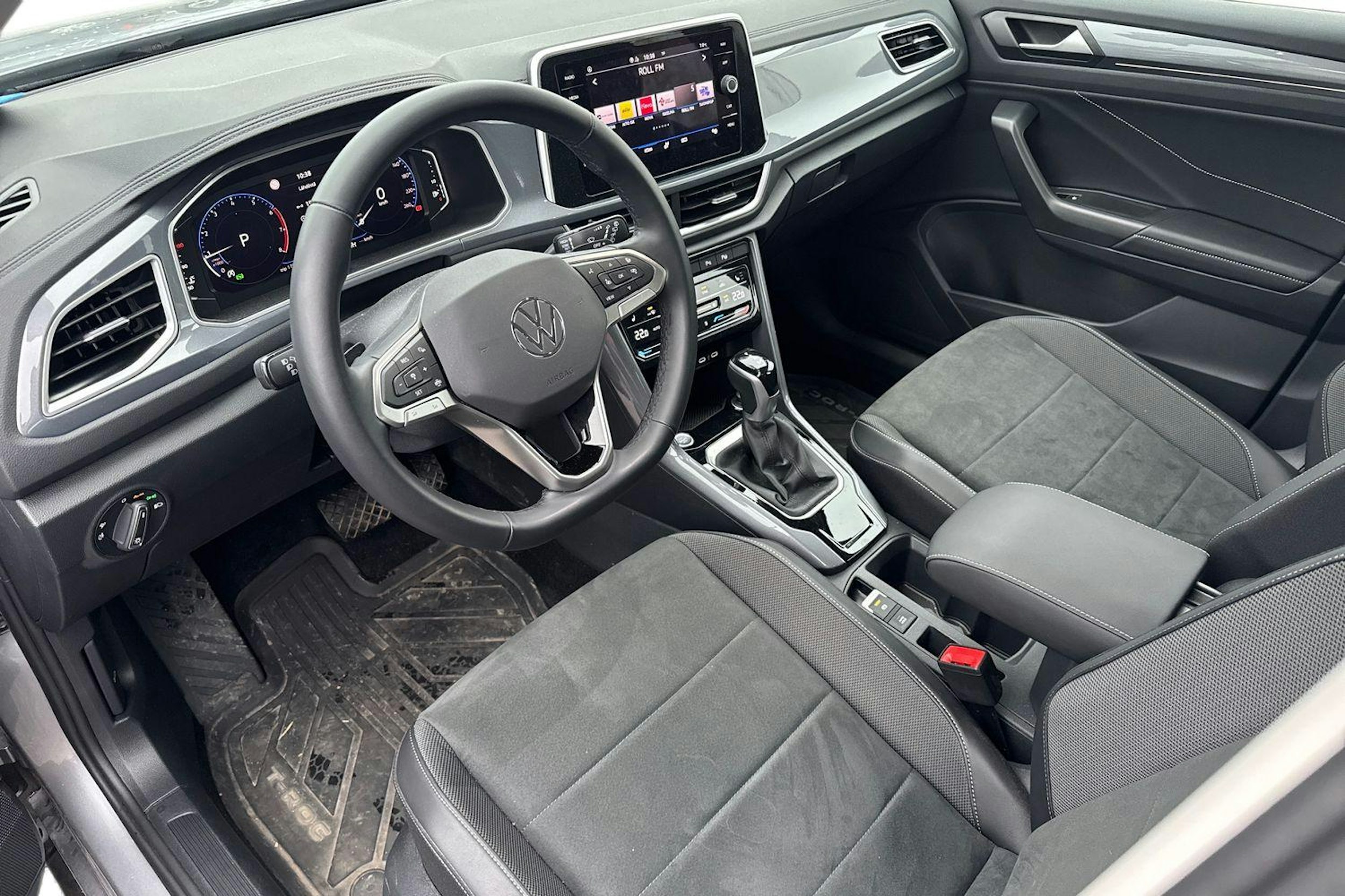 harmaa Volkswagen T-Roc 2024 kuva 3.