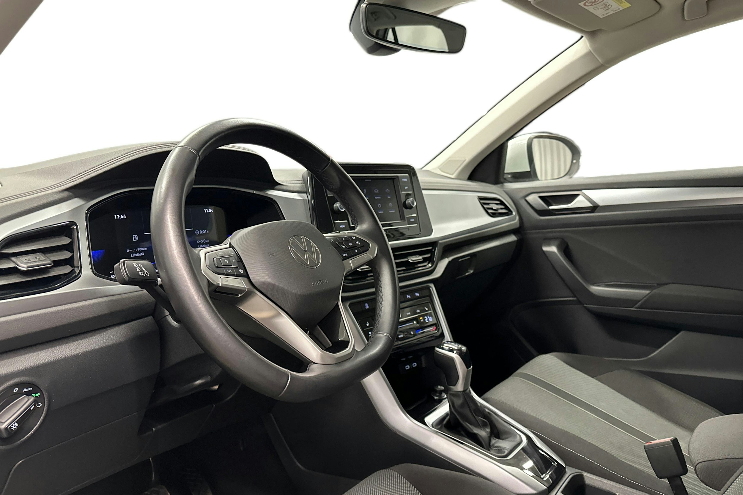 valkoinen Volkswagen T-Roc 2024 kuva 7.