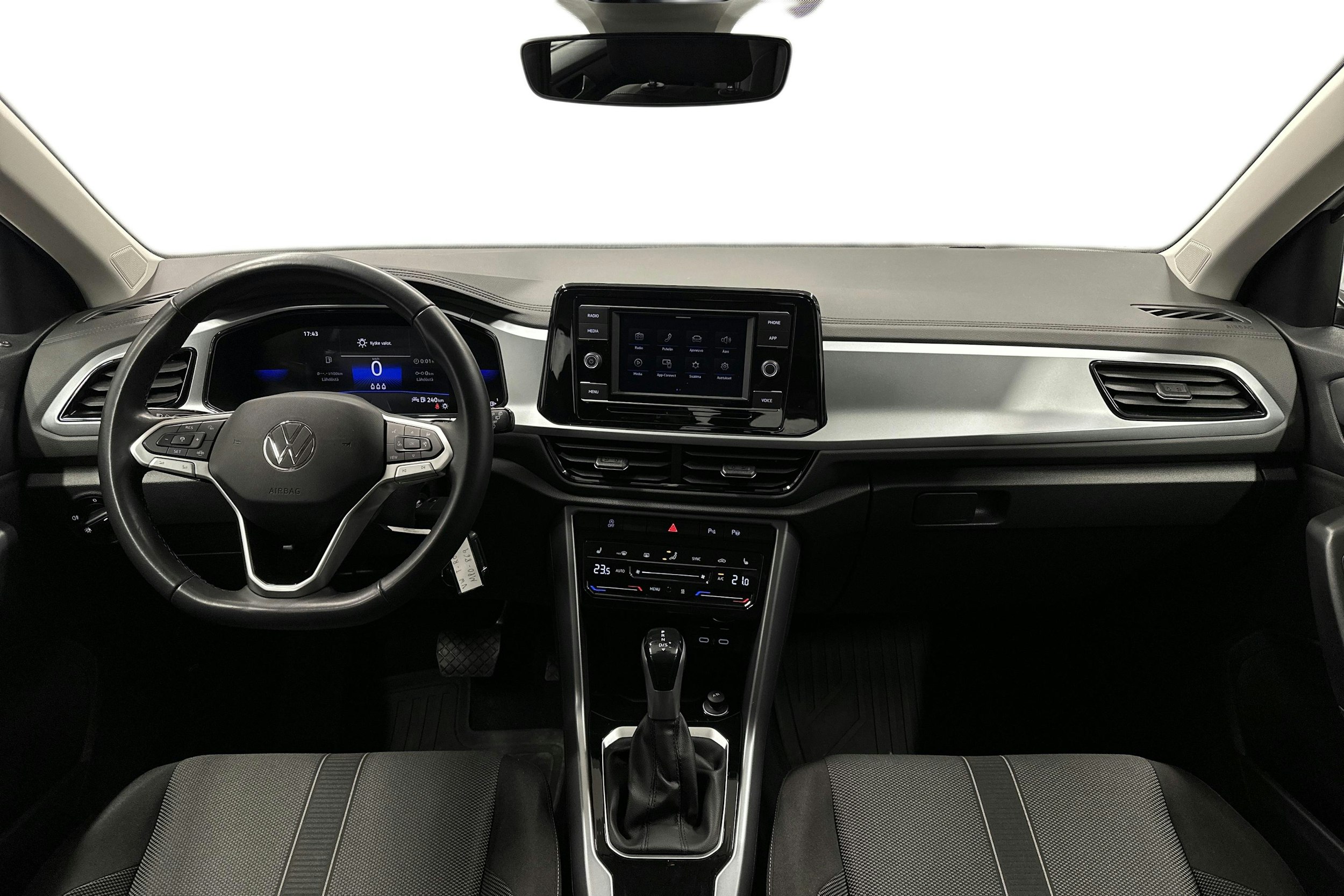 valkoinen Volkswagen T-Roc 2024 kuva 9.