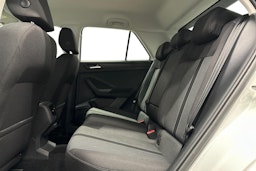 valkoinen Volkswagen T-Roc 2024 kuva 10.