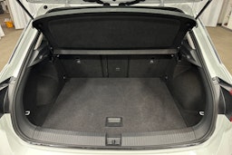 valkoinen Volkswagen T-Roc 2024 kuva 14.