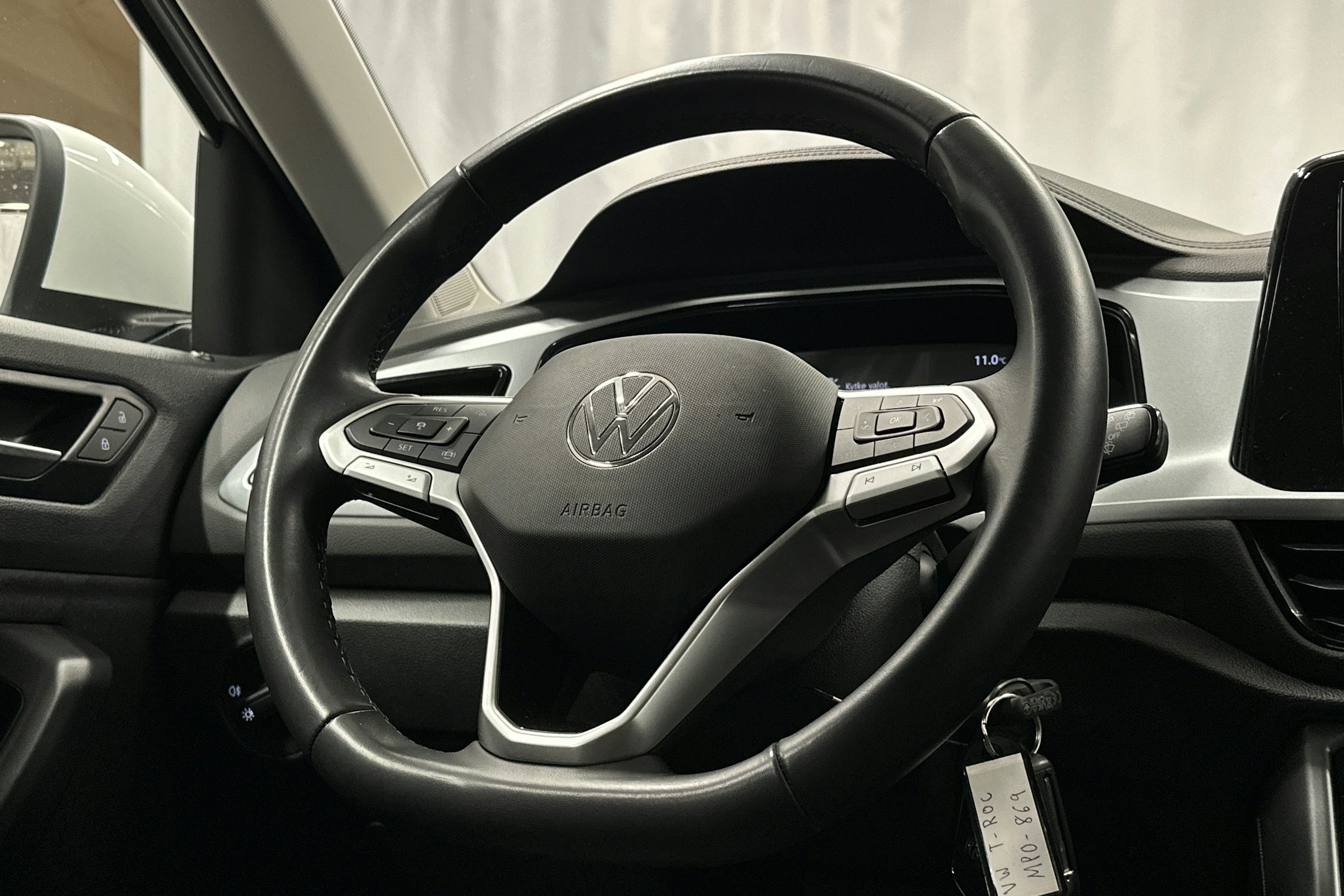 valkoinen Volkswagen T-Roc 2024 kuva 16.