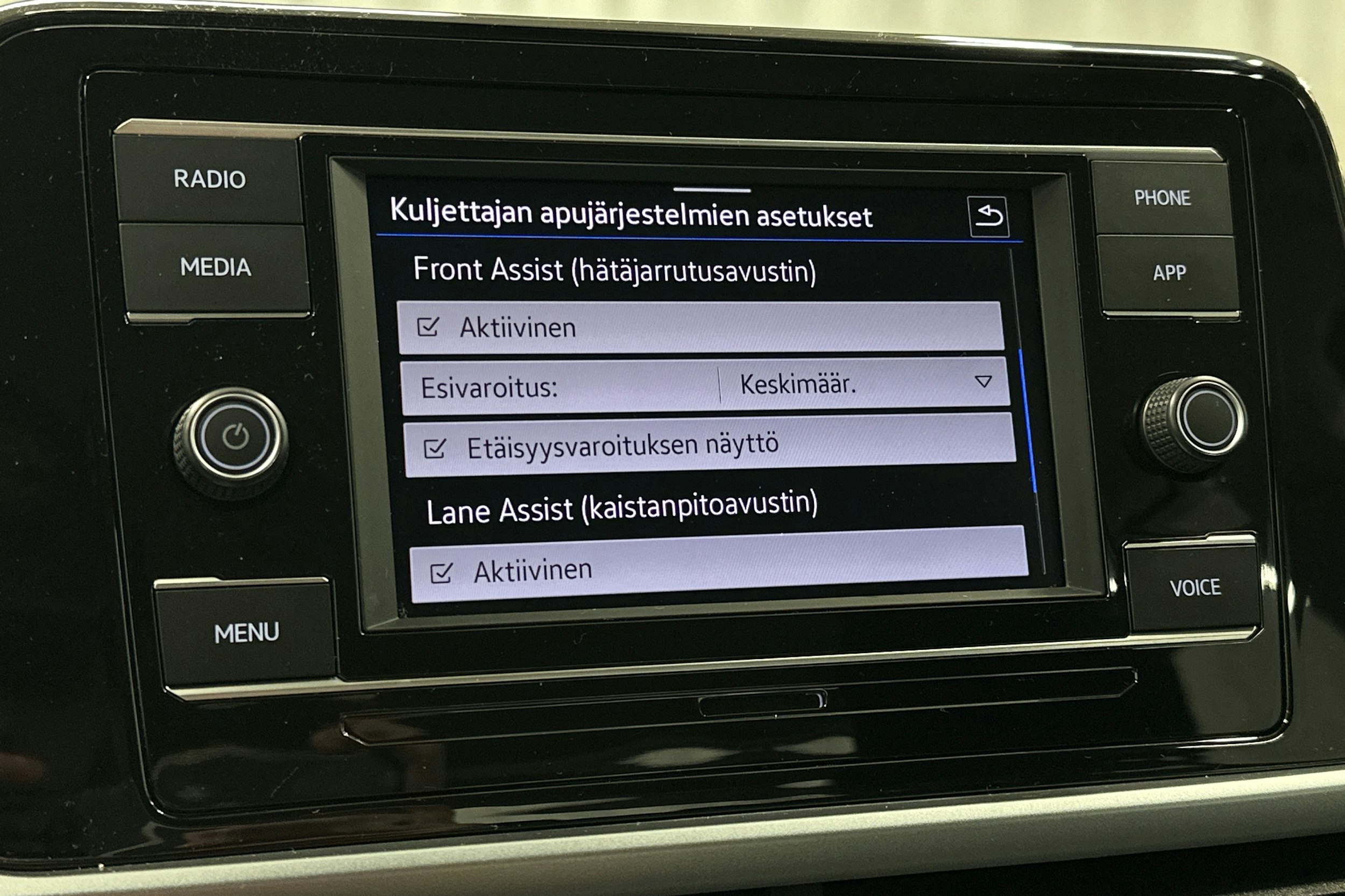 valkoinen Volkswagen T-Roc 2024 kuva 21.