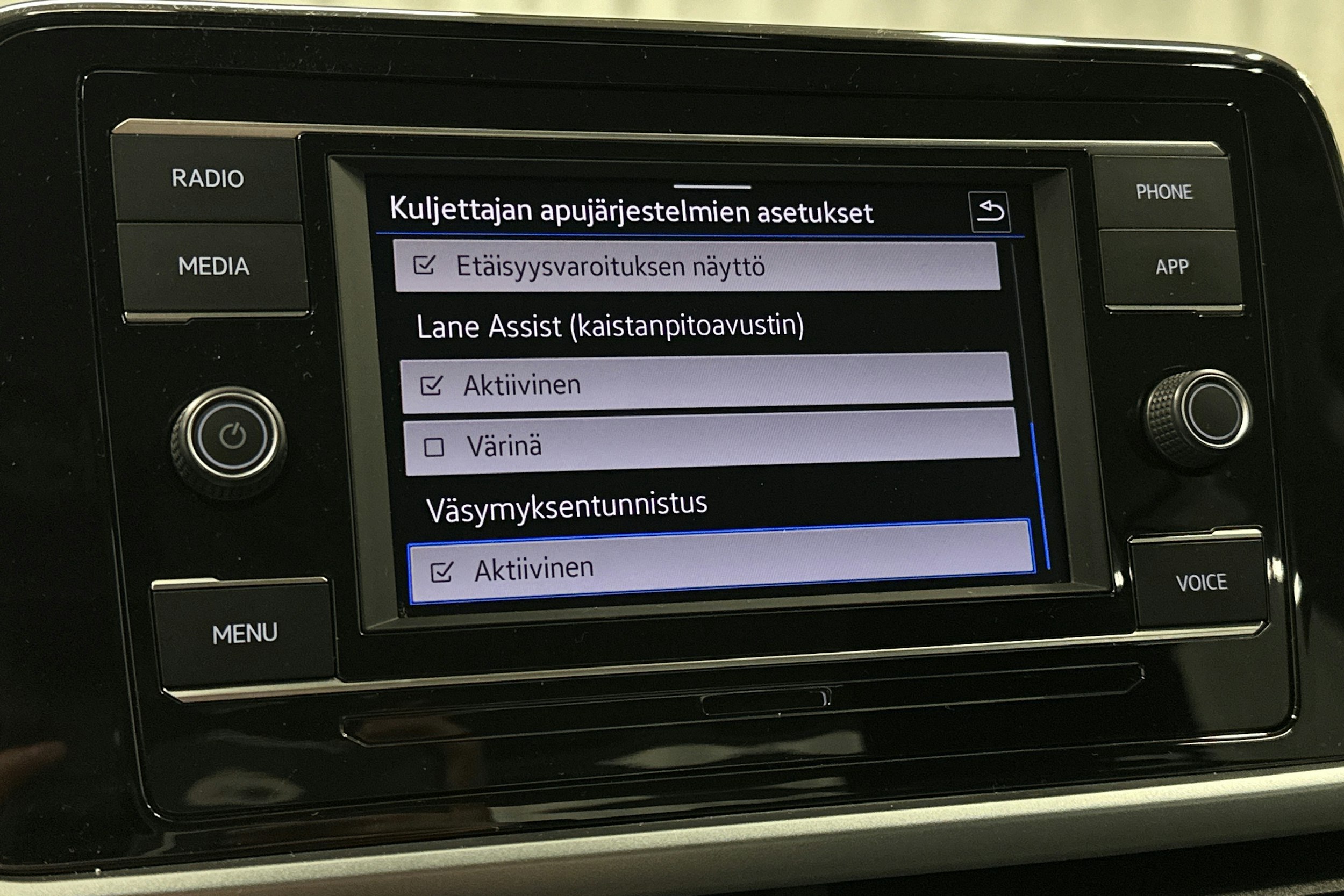 valkoinen Volkswagen T-Roc 2024 kuva 22.