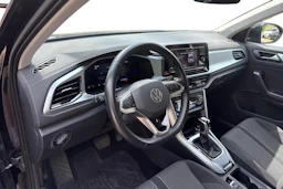 musta Volkswagen T-Roc 2024 kuva 3.