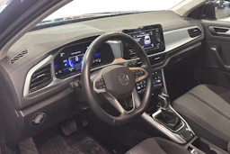 musta Volkswagen T-Roc 2024 kuva 3.