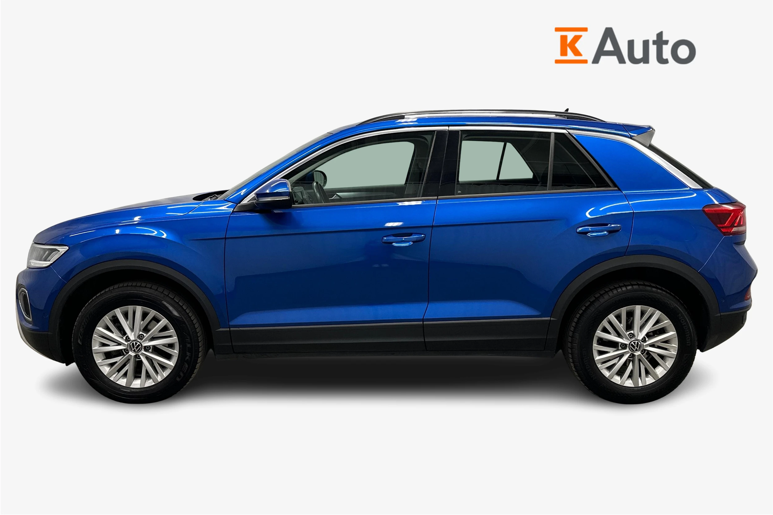sininen Volkswagen T-Roc 2024 kuva 5.
